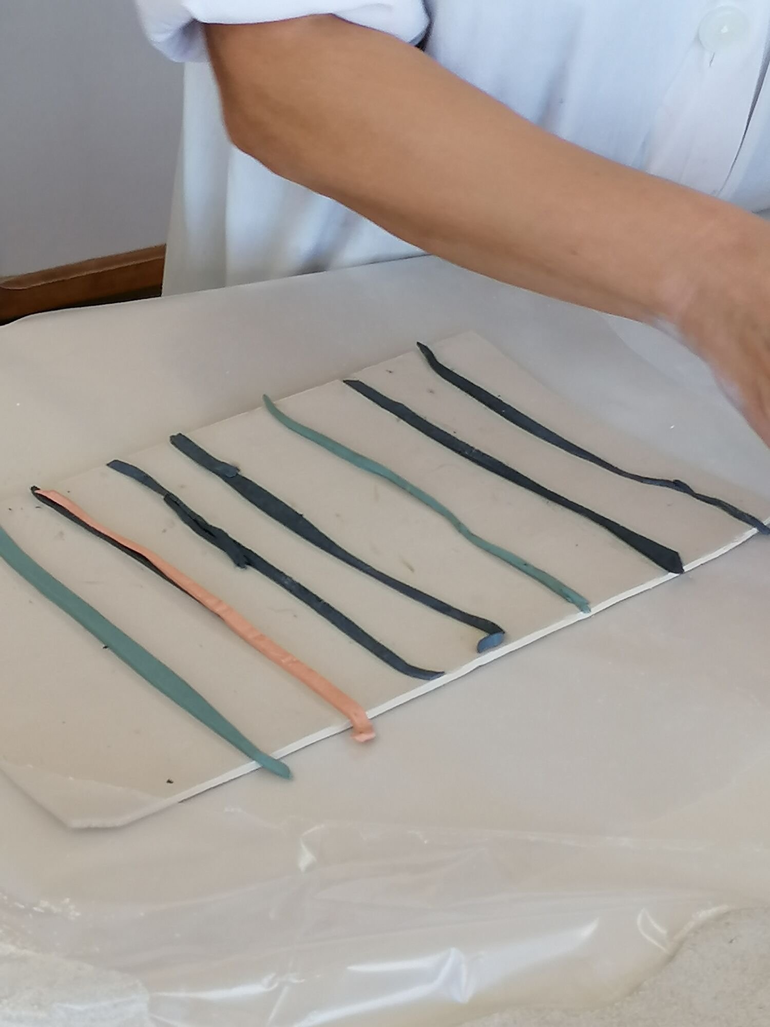 Laboratorio de porcelana — Masa plástica sobre escayola